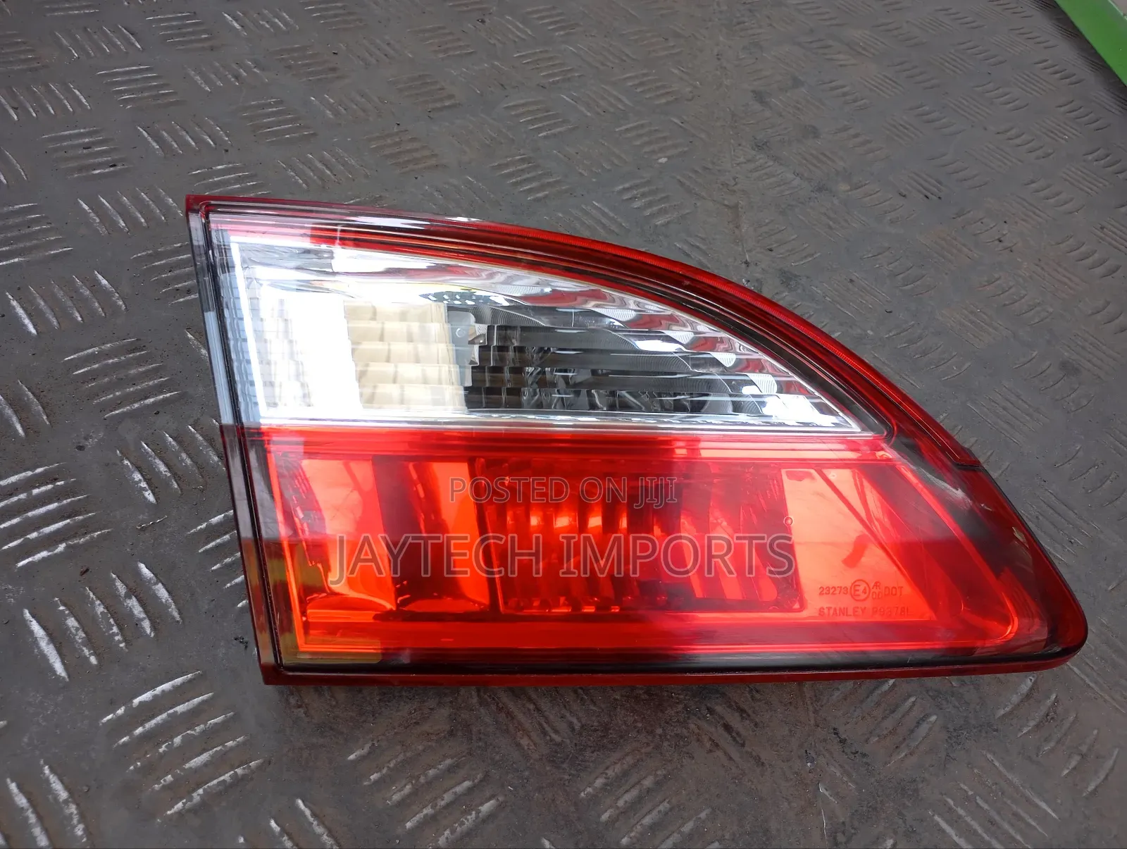 Mazda Premacy Bootlight