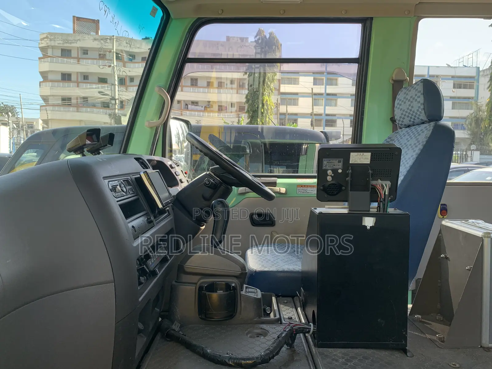 Mitsubishi Fuso Rosa 2018 Green