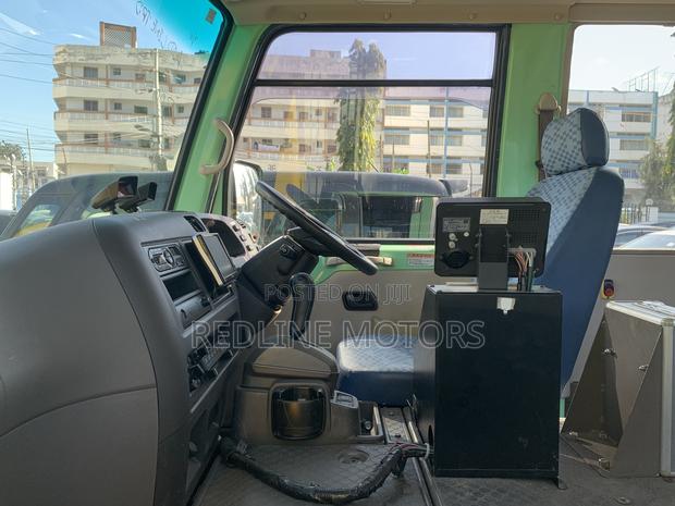 Mitsubishi Fuso Rosa 2018 Green - thumbnail 6