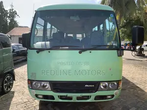 Mitsubishi Fuso Rosa 2018 Green