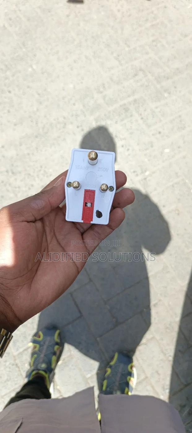 16a Multiplug Type M