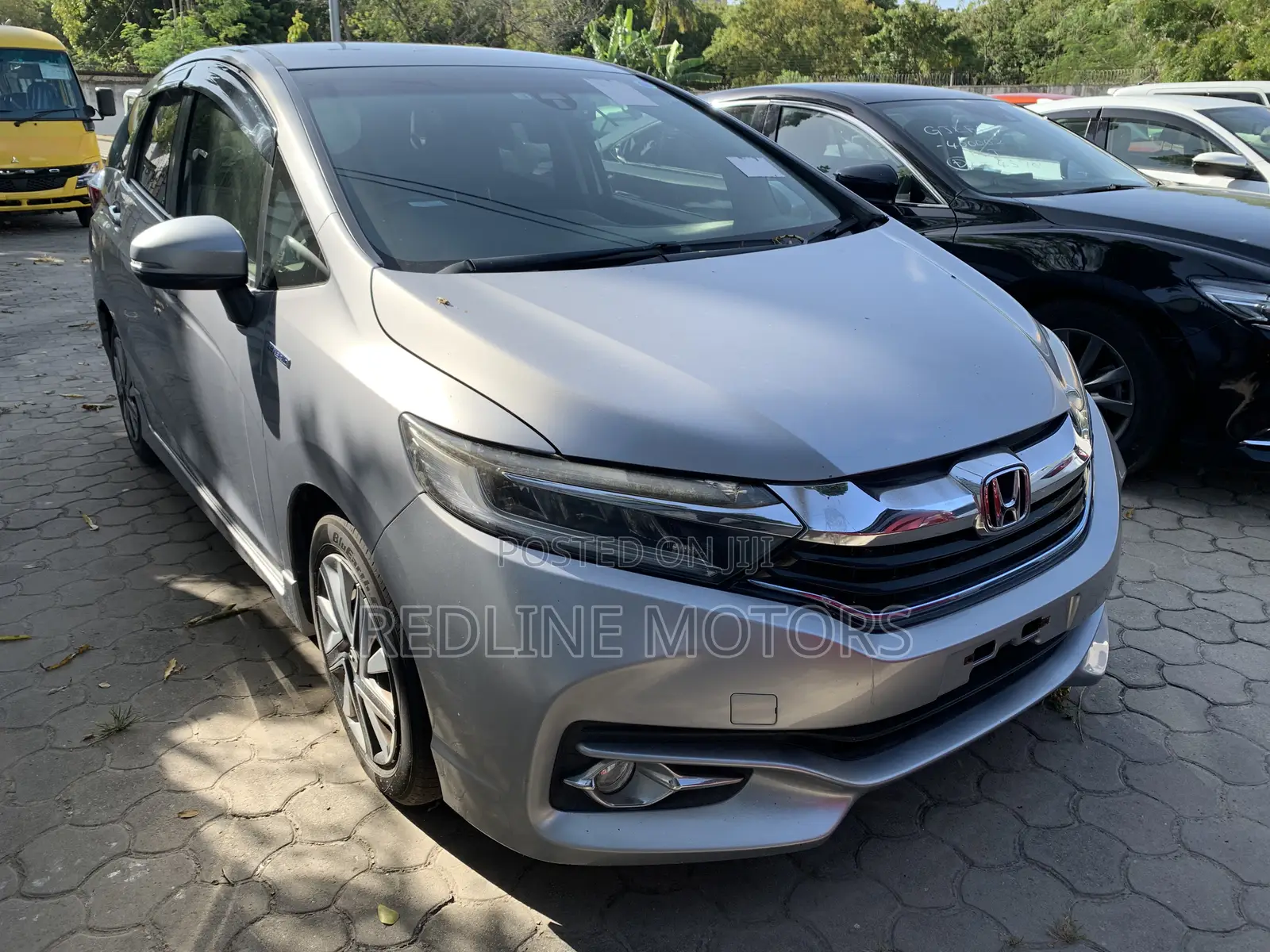 Honda Fit Shuttle 1.5 Hybrid 2WD 2018 Silver