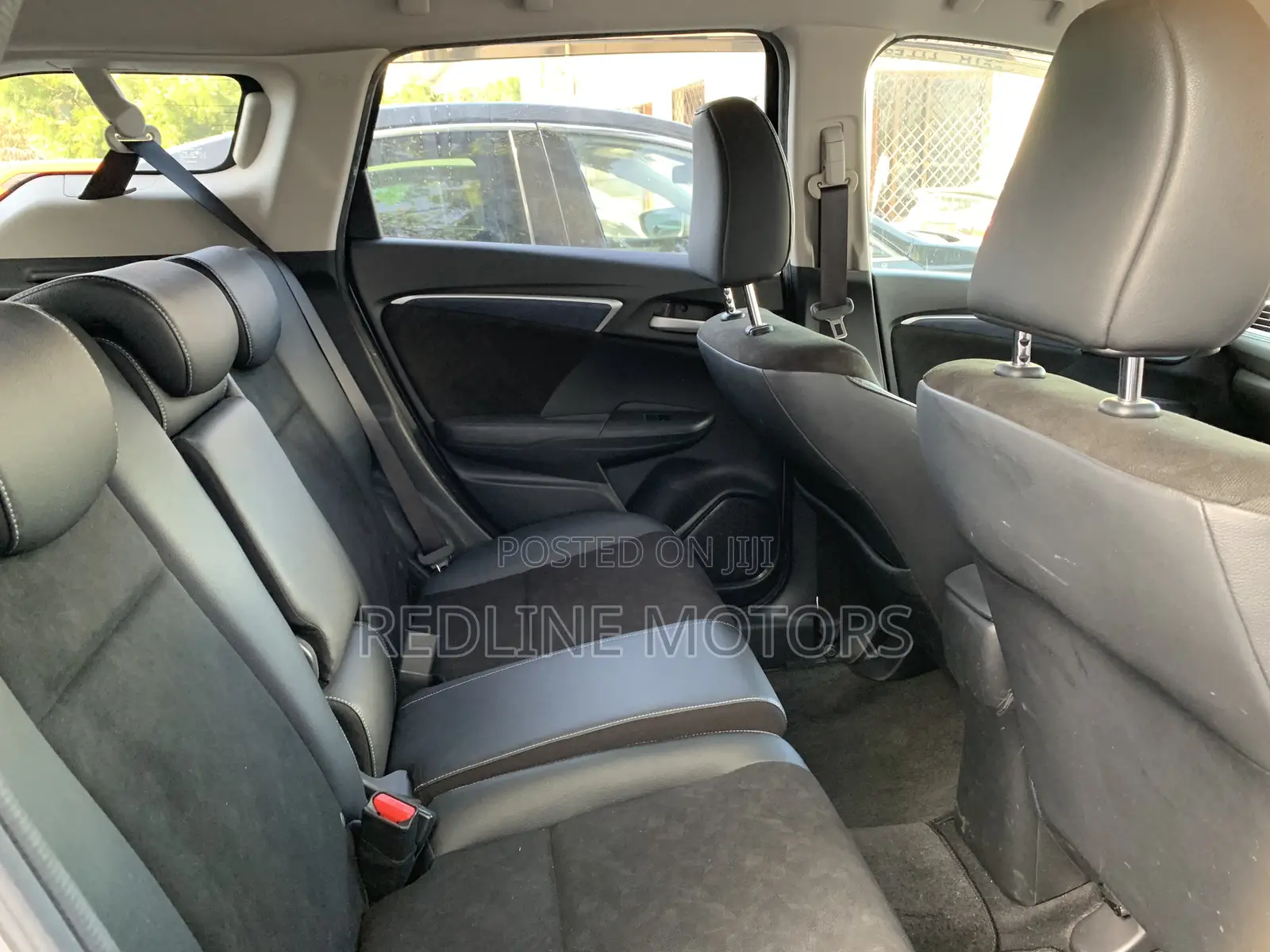 Honda Fit Shuttle 1.5 Hybrid 2WD 2018 Silver