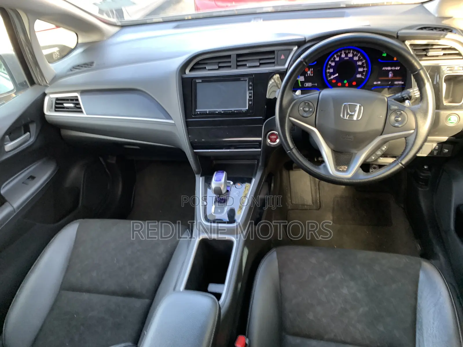 Honda Fit Shuttle 1.5 Hybrid 2WD 2018 Silver