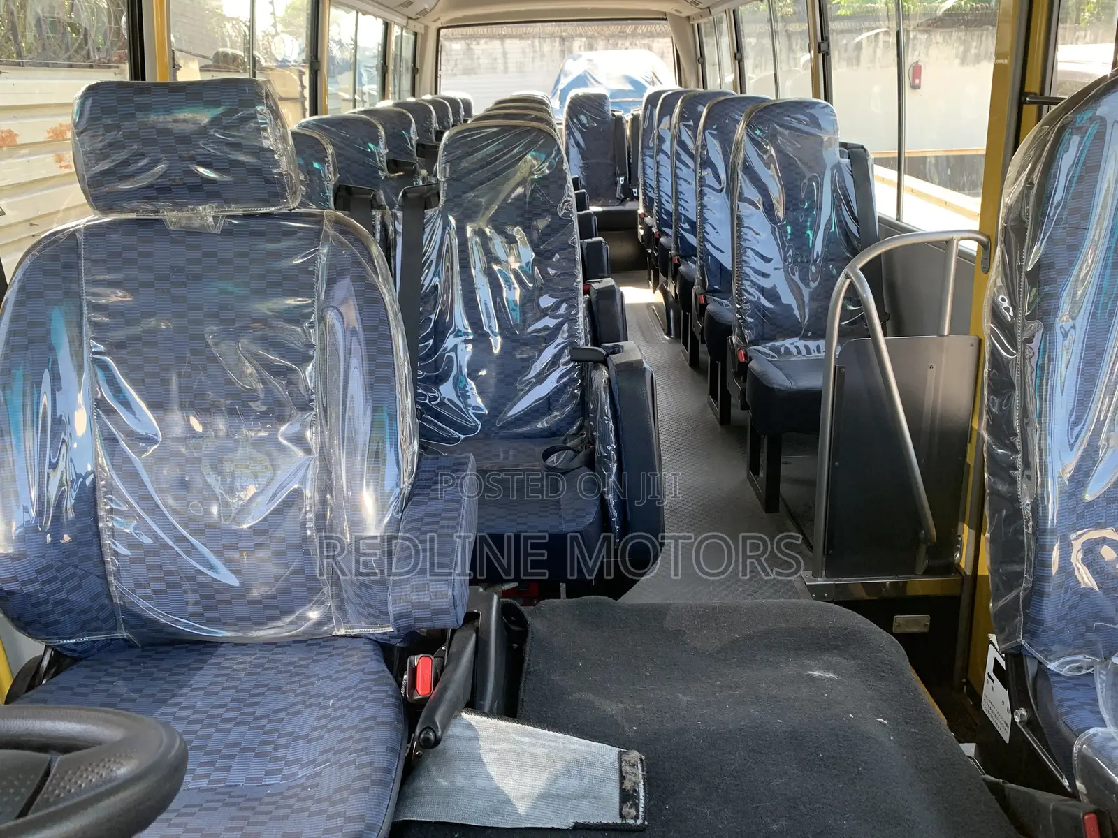 Mitsubishi Fuso Rosa 2018 Yellow