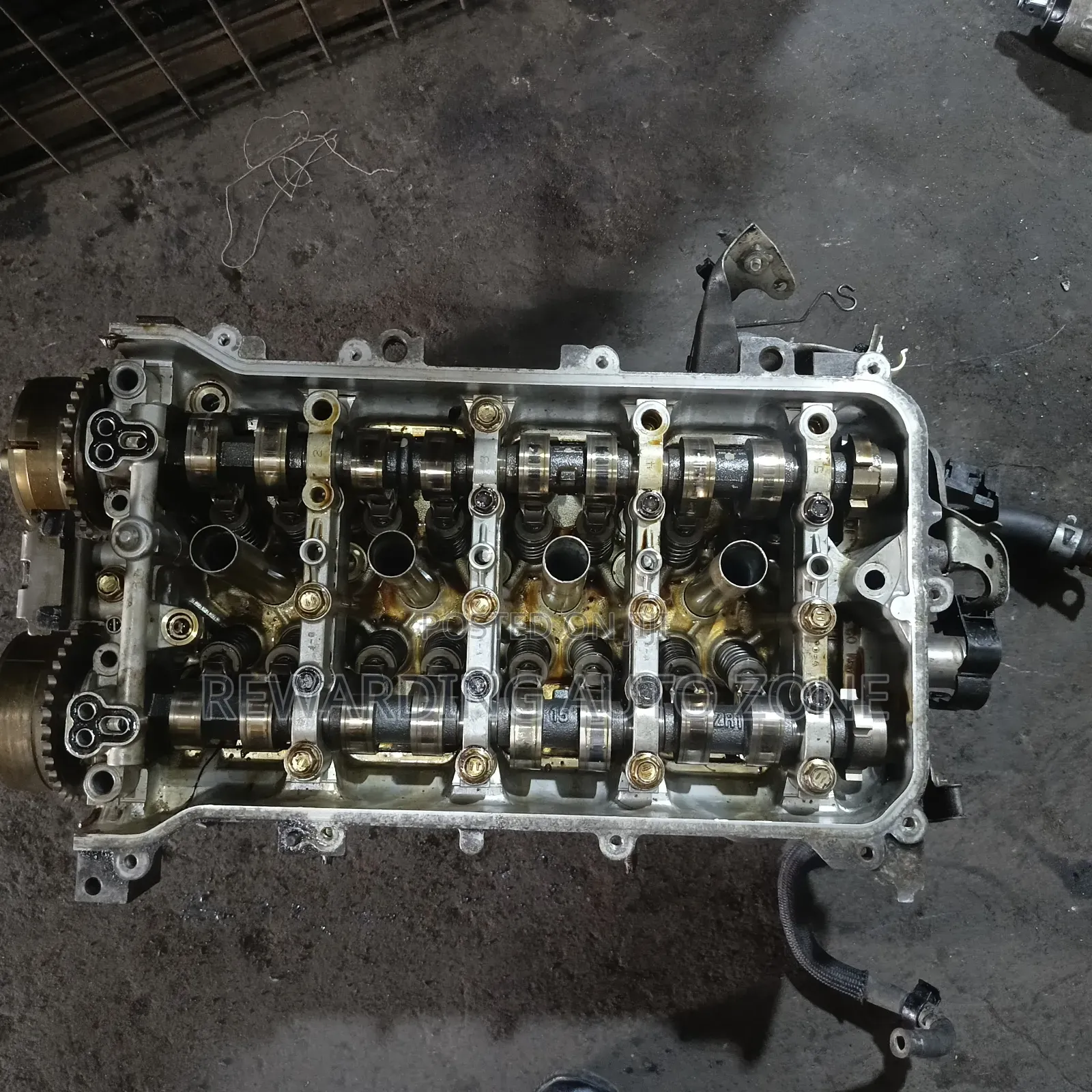 Noah 3zr. Cylinder Head