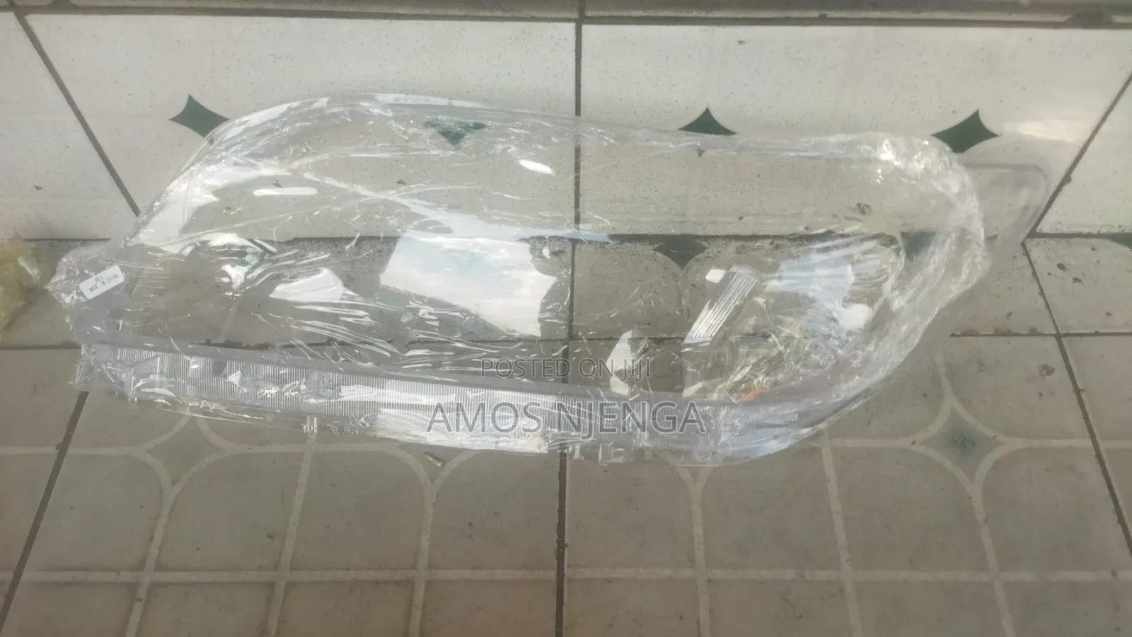Toyota Vanguard Headlight Lens