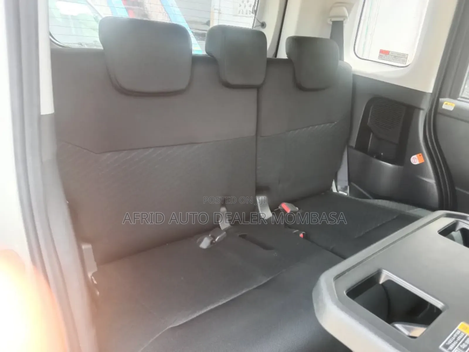 Toyota Tank 1.0 FWD 2019 White