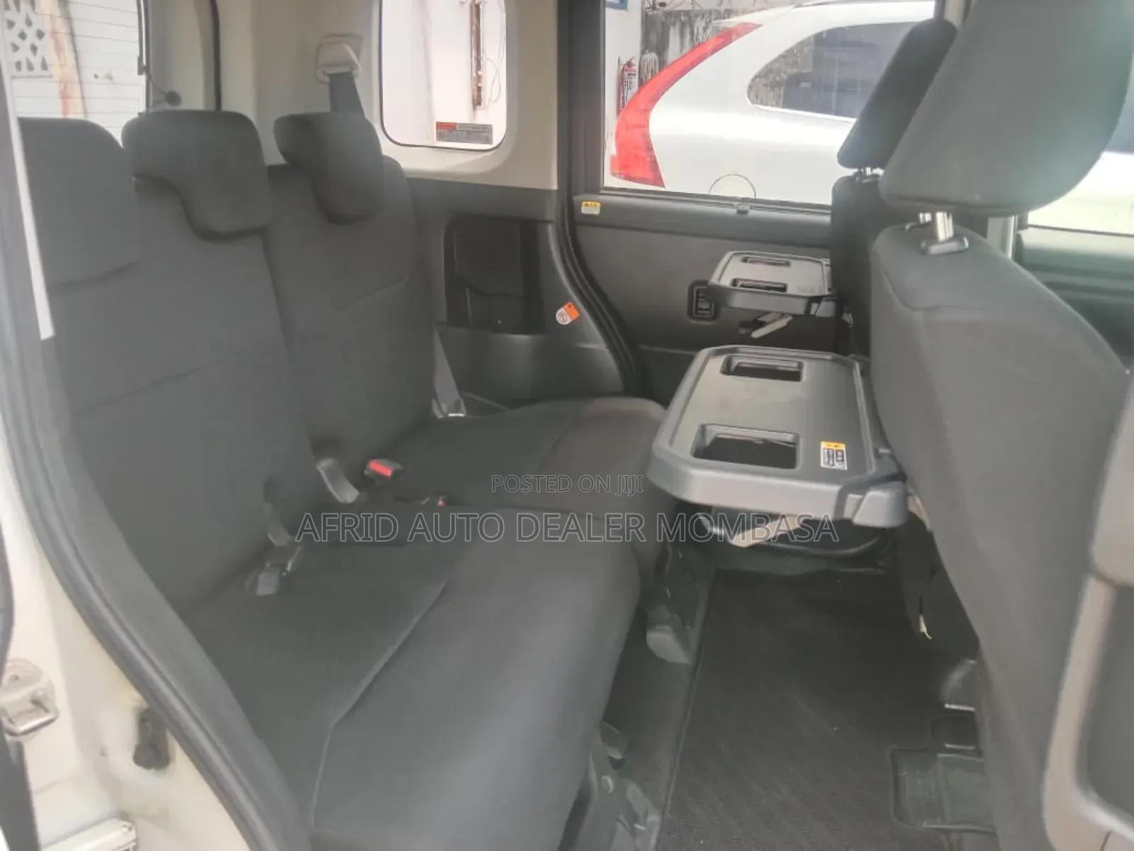 Toyota Tank 1.0 FWD 2019 White