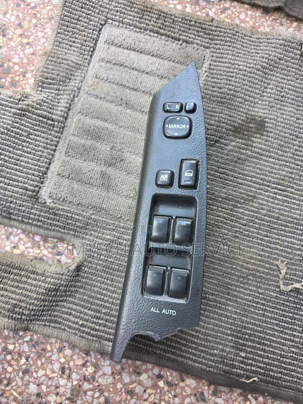 Toyota Isis 2013 Main Window Switch