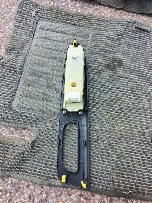 Toyota Wish Main Window Switch - thumbnail 2