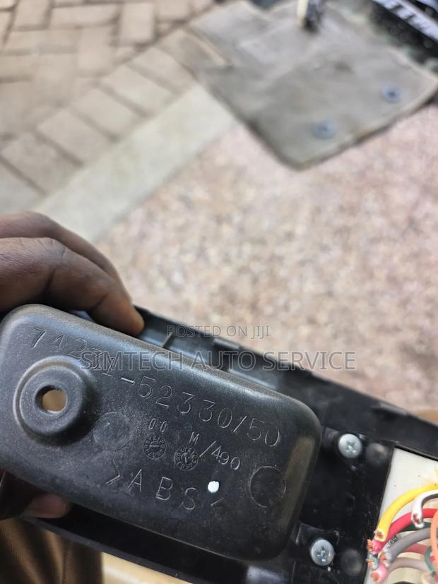 Toyota Ractis Main Window Switch - thumbnail 3