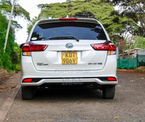 Toyota Corolla Fielder 2018 White