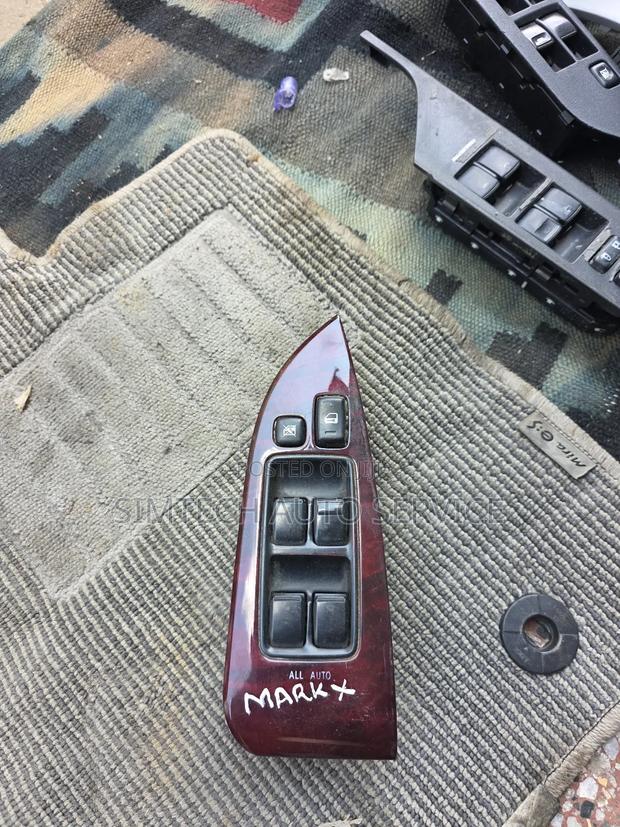 Toyota Mark X Main Window Switch - main view
