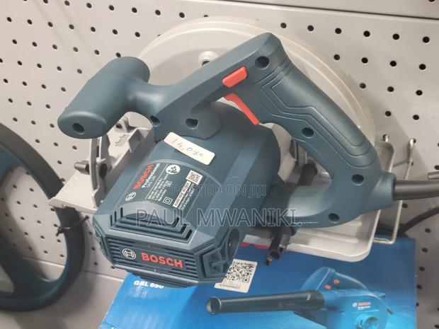 Bosch Professional Circular Saw - thumbnail 2