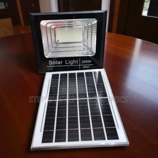 100w Ip67 Waterproof Solar Flood Light With Long Lasting Battery