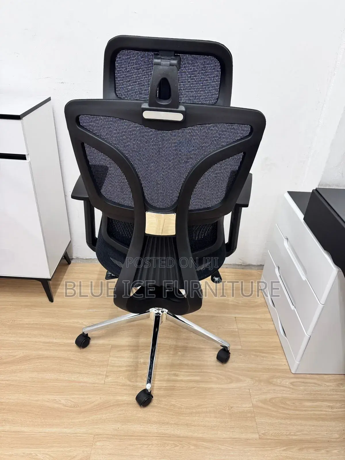 Modern Office Chair With Footrest