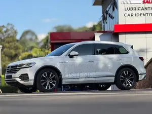 Volkswagen Touareg 2019 White