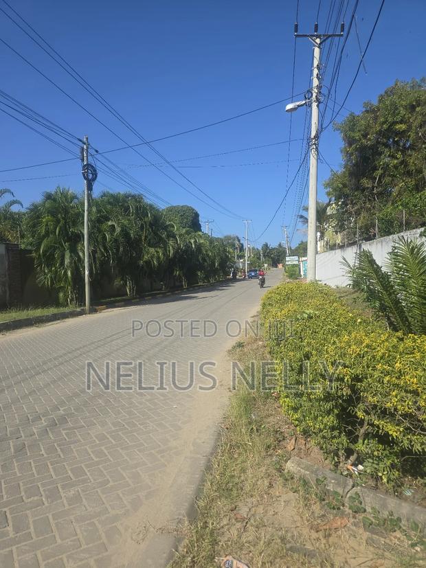 Plot for Sale Nyali - main view