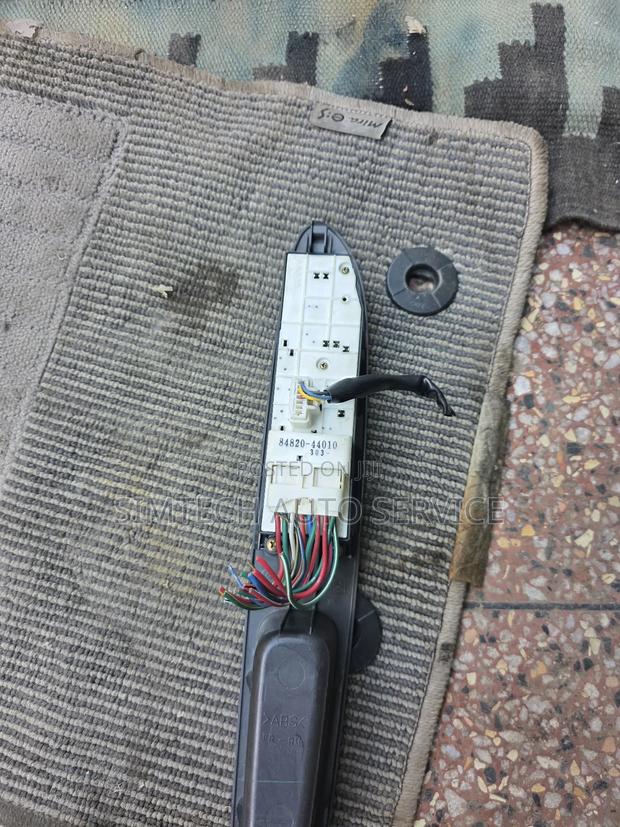 Toyota Gaia Main Window Switch - thumbnail 2