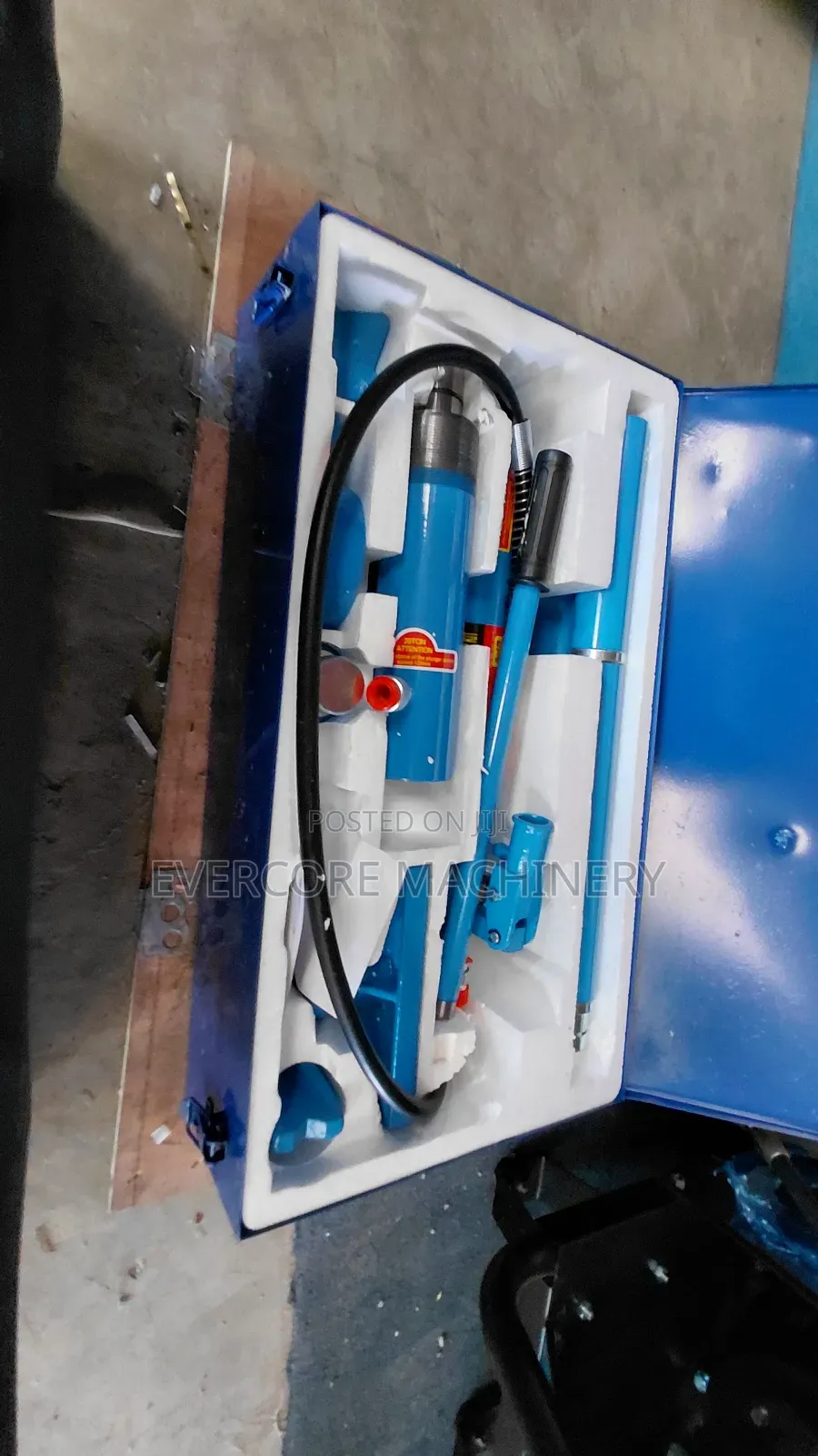 Heavy Duty 20tonne Hydraulic Body Kit Machine.