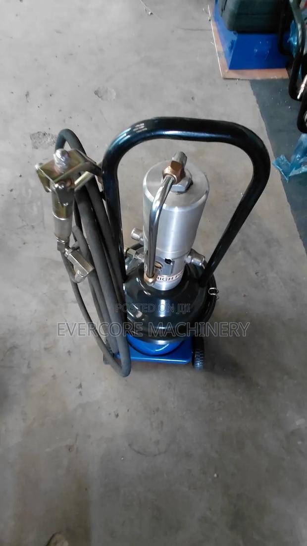 Heavy Duty 13kg Pneumatic Grease Pump Bucket Machine. - thumbnail 4