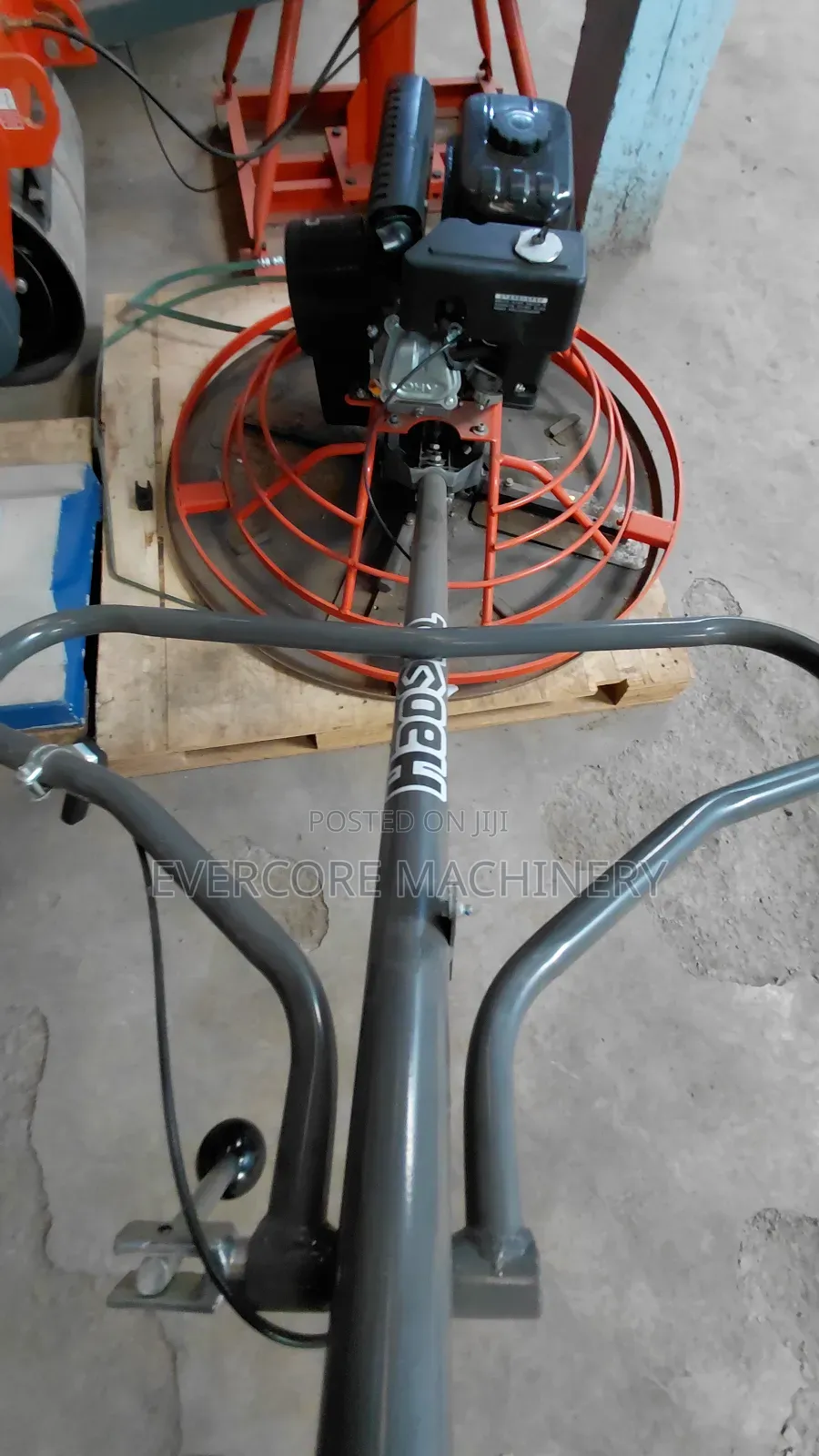 Heavy Duty Power Trowel/Float Machine With Pan Loncin Engine.