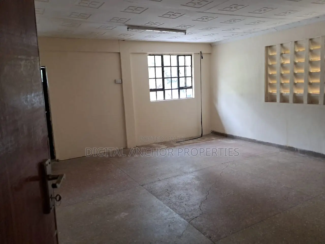 Office / Restuarant Rent Space Availble