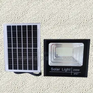 Quality 200w Solar Flood Light Ip67 Waterproof Rustproof Design