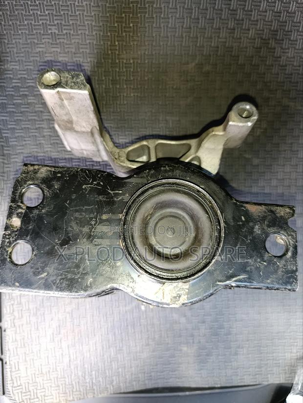 Nissan (Extrail, Dualis, Serena)-Mr20 Engine Mounting
