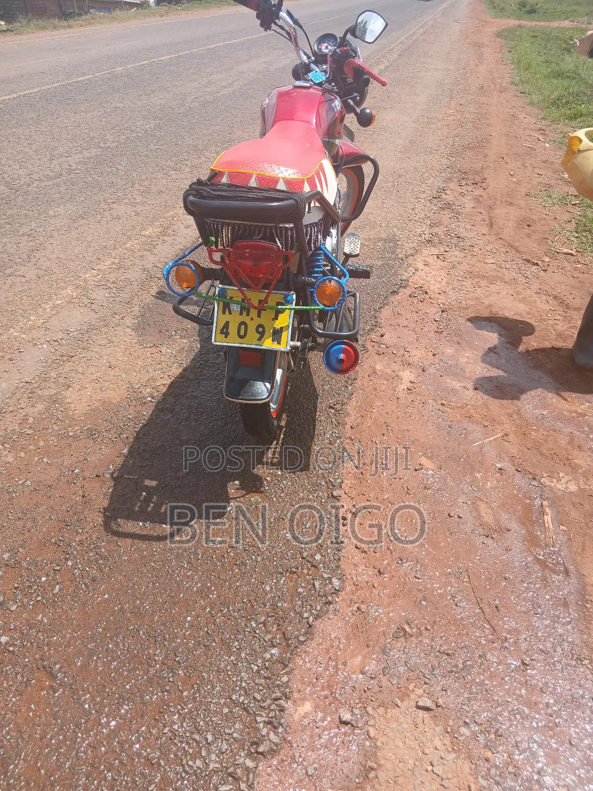 TVS HLX 125 2019 Red