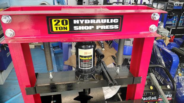 Heavy Duty 20tonne Hydraulic Shop Press Machine. - thumbnail 3