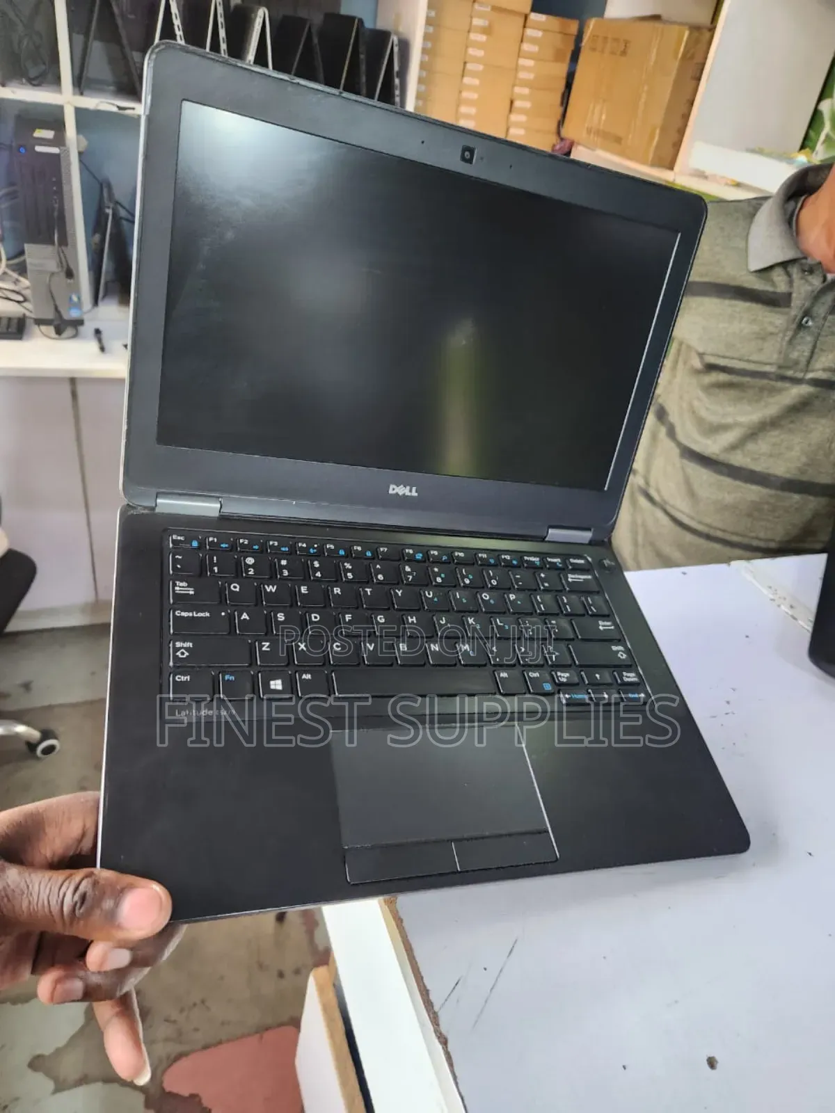 Laptop Dell Latitude 7400 4GB Intel Celeron HDD 128GB
