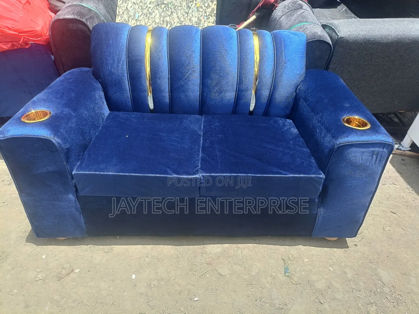 2 Seater With Cupholders