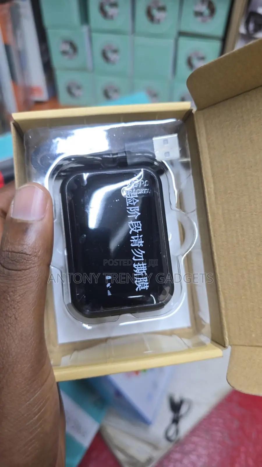 Real-time Waterproof Car Gps Tracker With Magnetic Mount