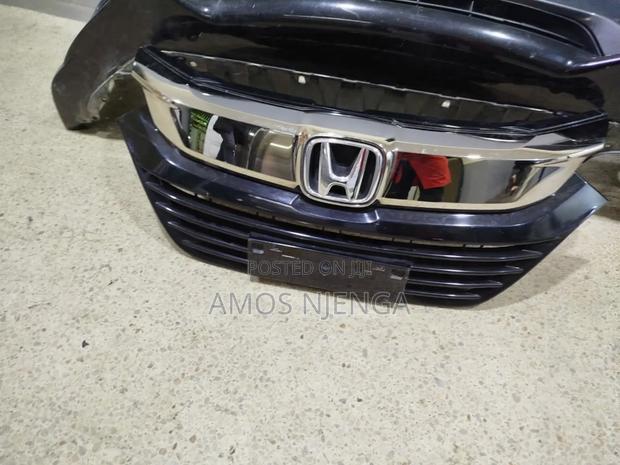 Honda Vezel Front Bumper Grill - thumbnail 4