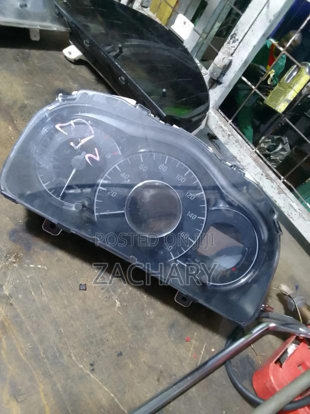 Noah 2010 Dashboard Clock Ex Japan