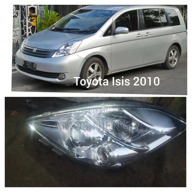 Toyota Isis 2007-2013 Headlight - main view