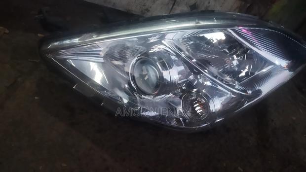 Toyota Isis 2007-2013 Headlight - thumbnail 4