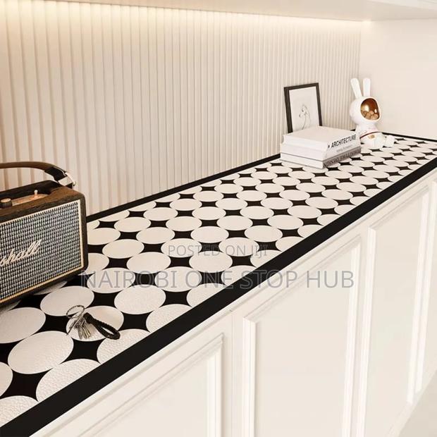 Stain Resistant Washable Table Runner
