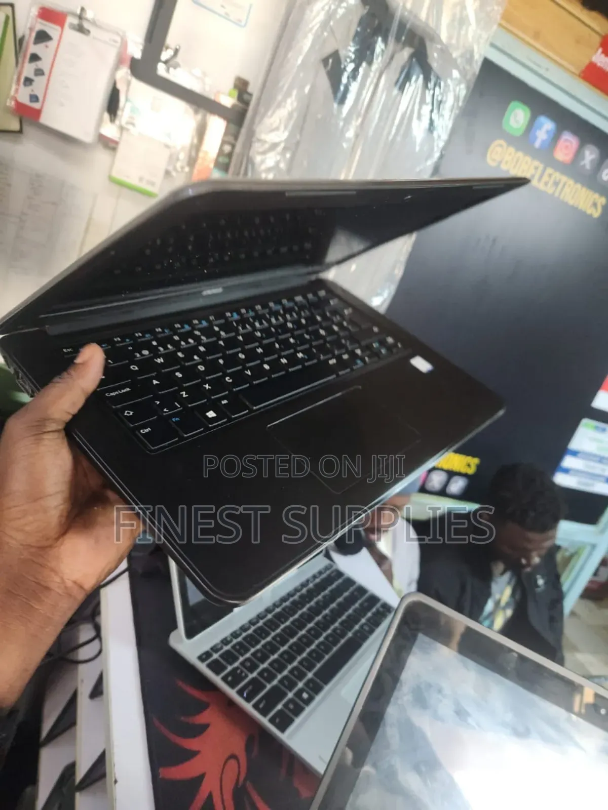 Laptop Dell Latitude 7400 4GB Intel Celeron HDD 128GB