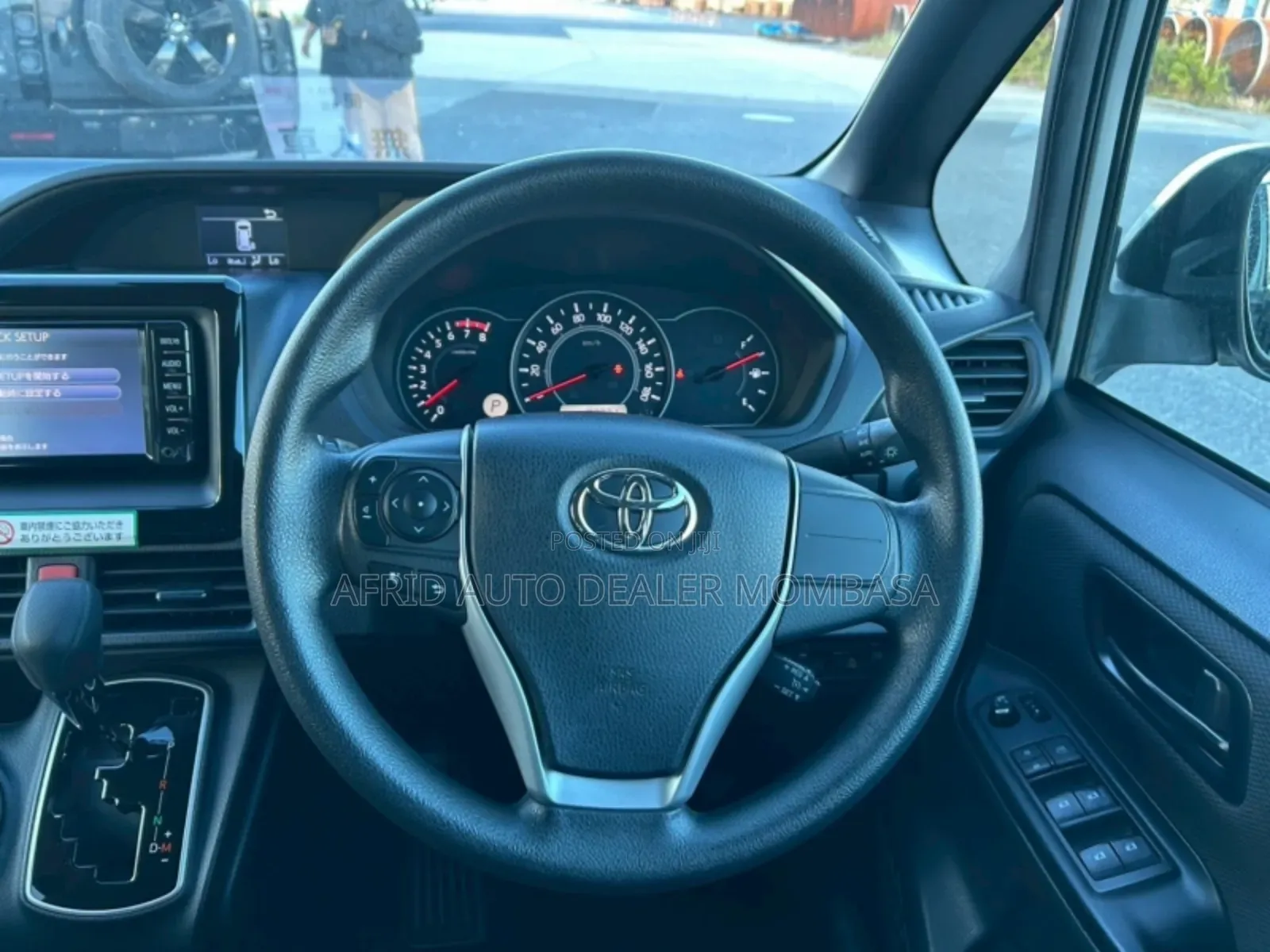 Toyota Noah 2.0 FWD (8 Seater) 2018 Silver