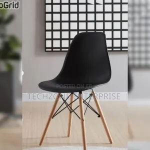 Eames Molded 4 Leg Plastic Chair