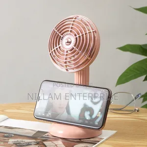 *Small Retro Handheld Desktop Rotatable Fan