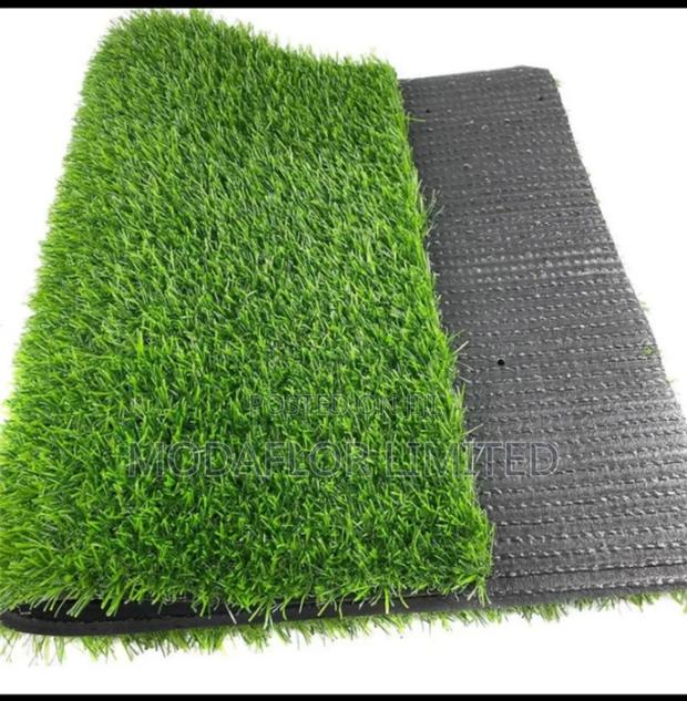 Natural-Look Grass Carpet – Elegant Floor Design for Any Space - main view