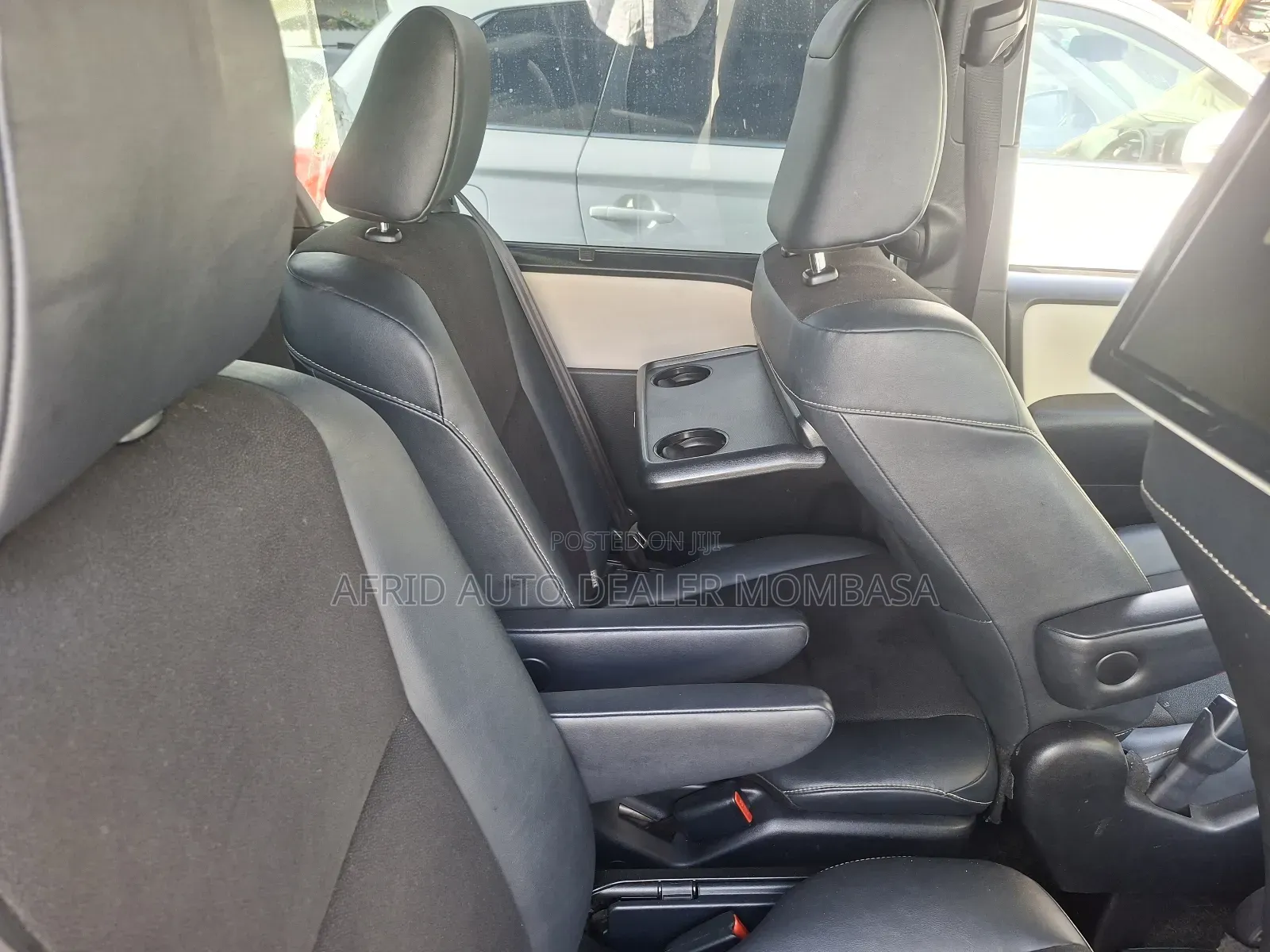 Toyota Noah 2.0 AWD (7 Seater) 2019 White