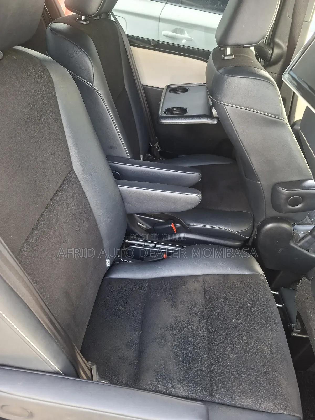 Toyota Noah 2.0 AWD (7 Seater) 2019 White