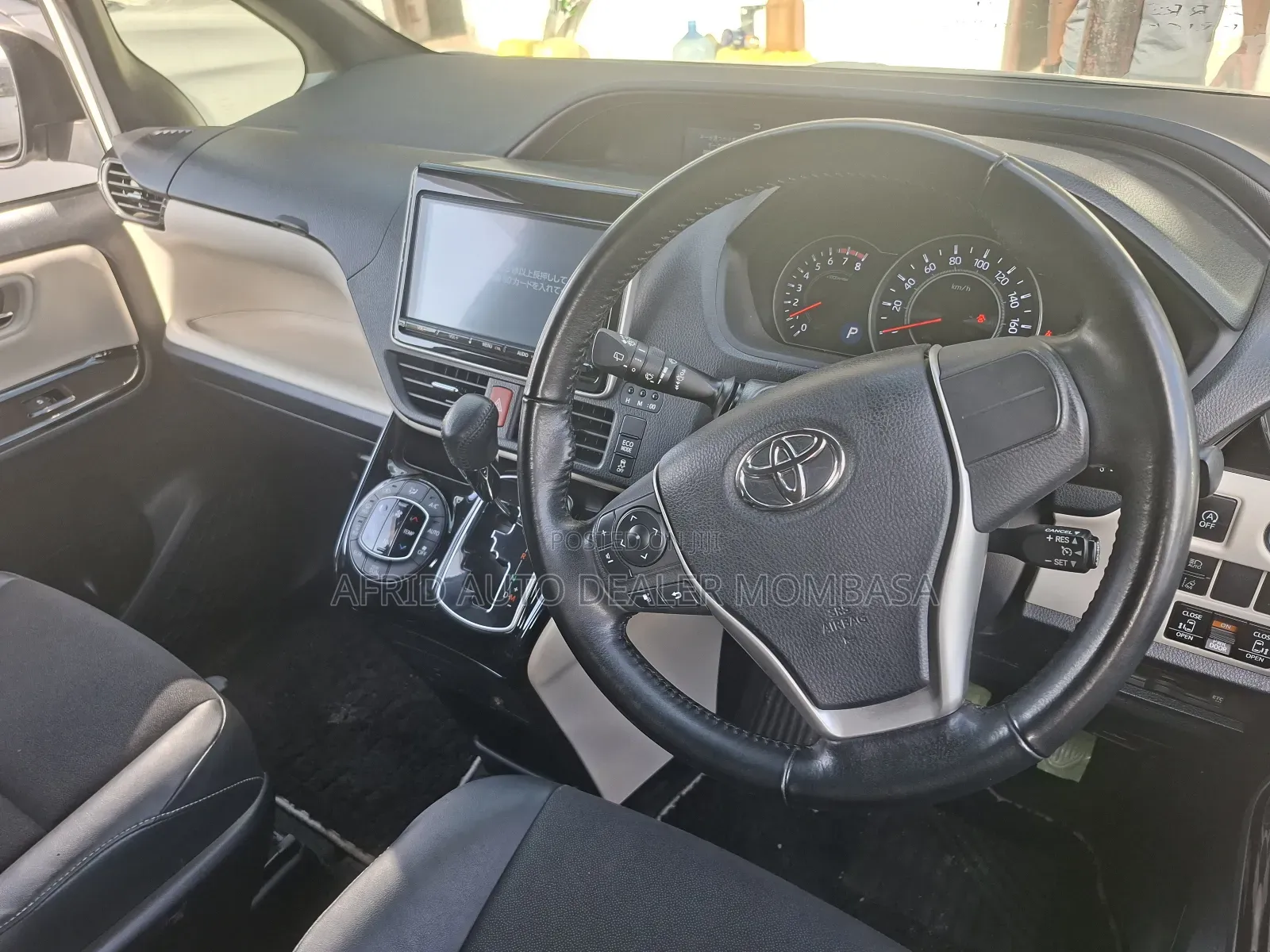 Toyota Noah 2.0 AWD (7 Seater) 2019 White
