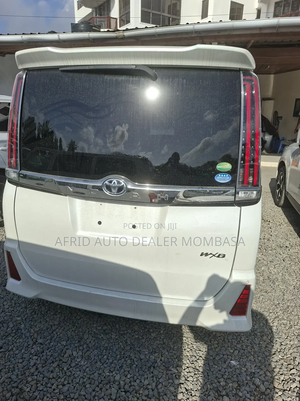 Toyota Noah 2.0 AWD (7 Seater) 2019 White