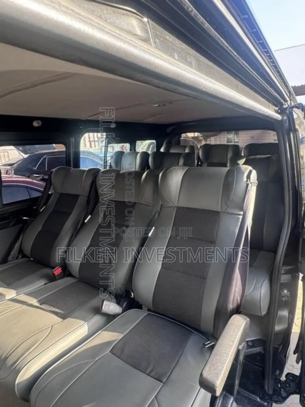 Toyota HiAce 2018 Black